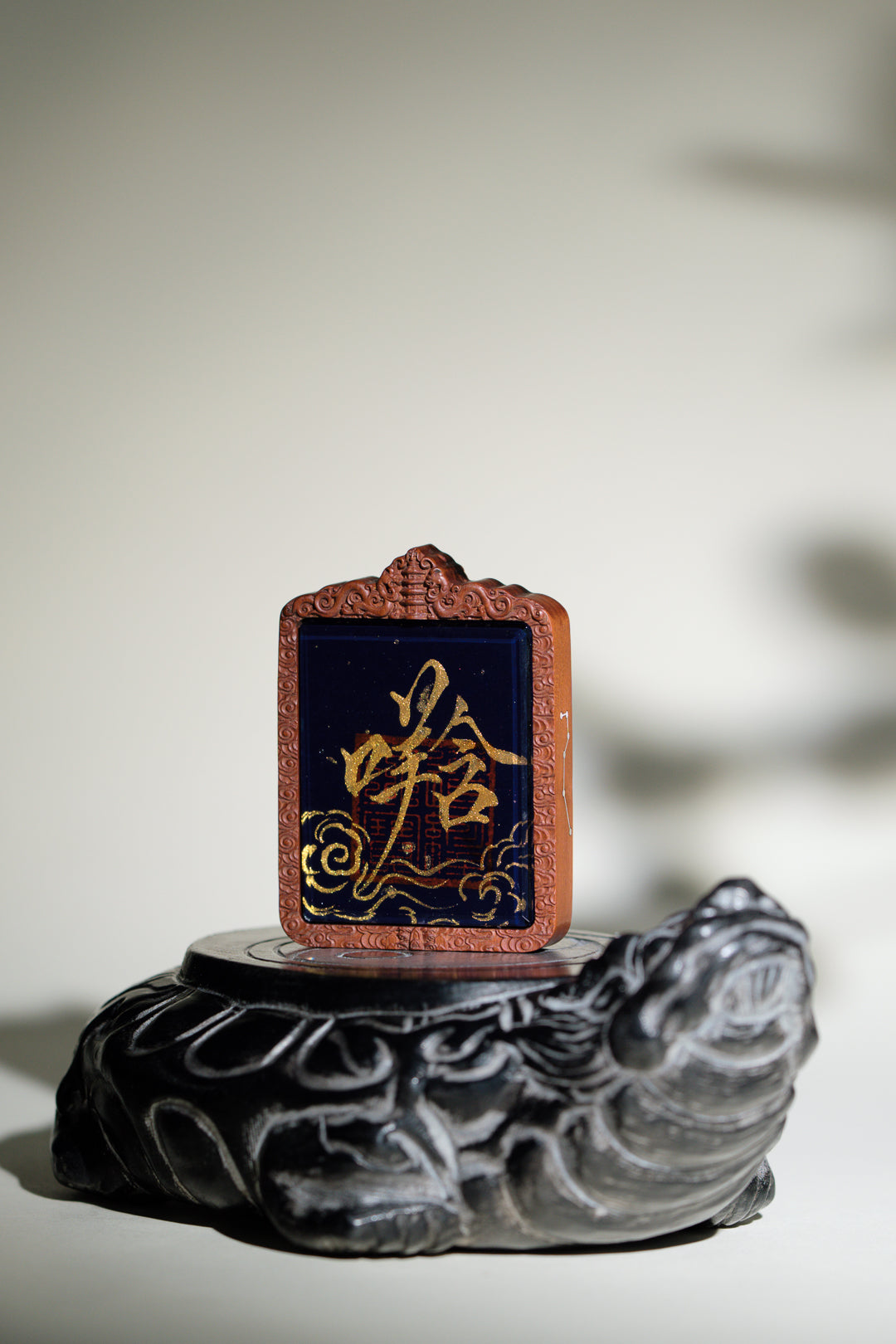 纯手绘 斗姆元君 枣木外壳吊坠唐卡