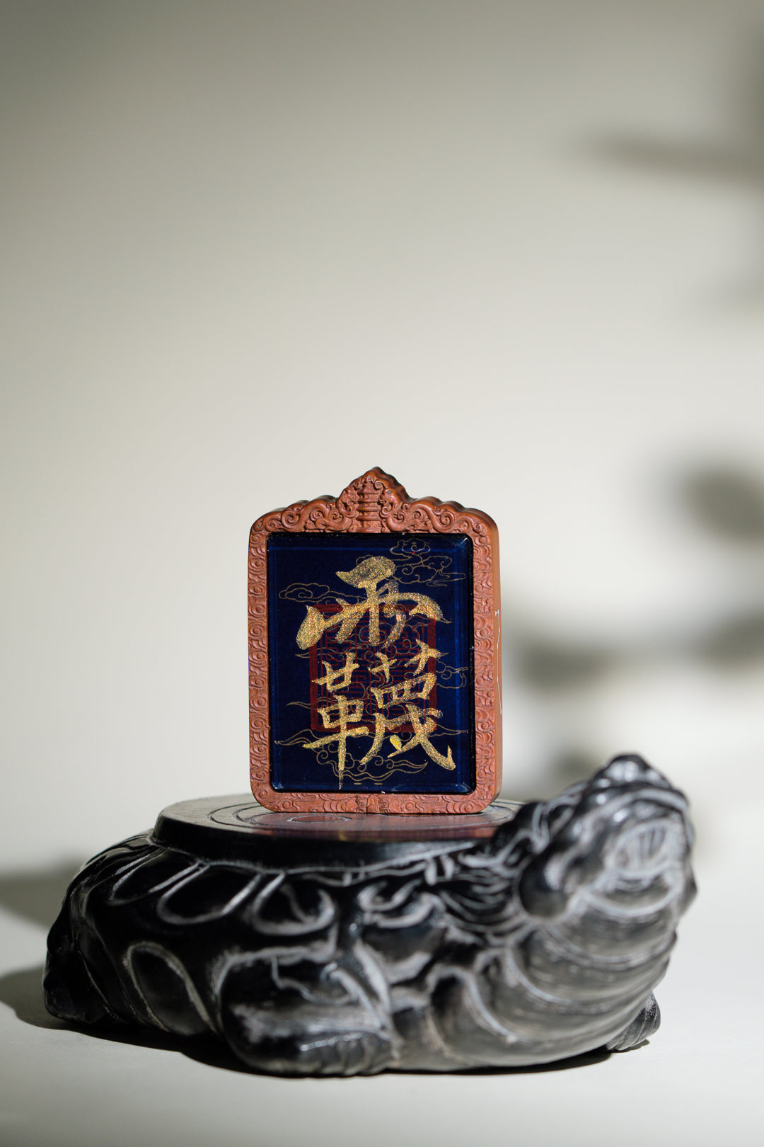 纯手绘(永乐宫)西王母娘娘枣木壳吊坠唐卡