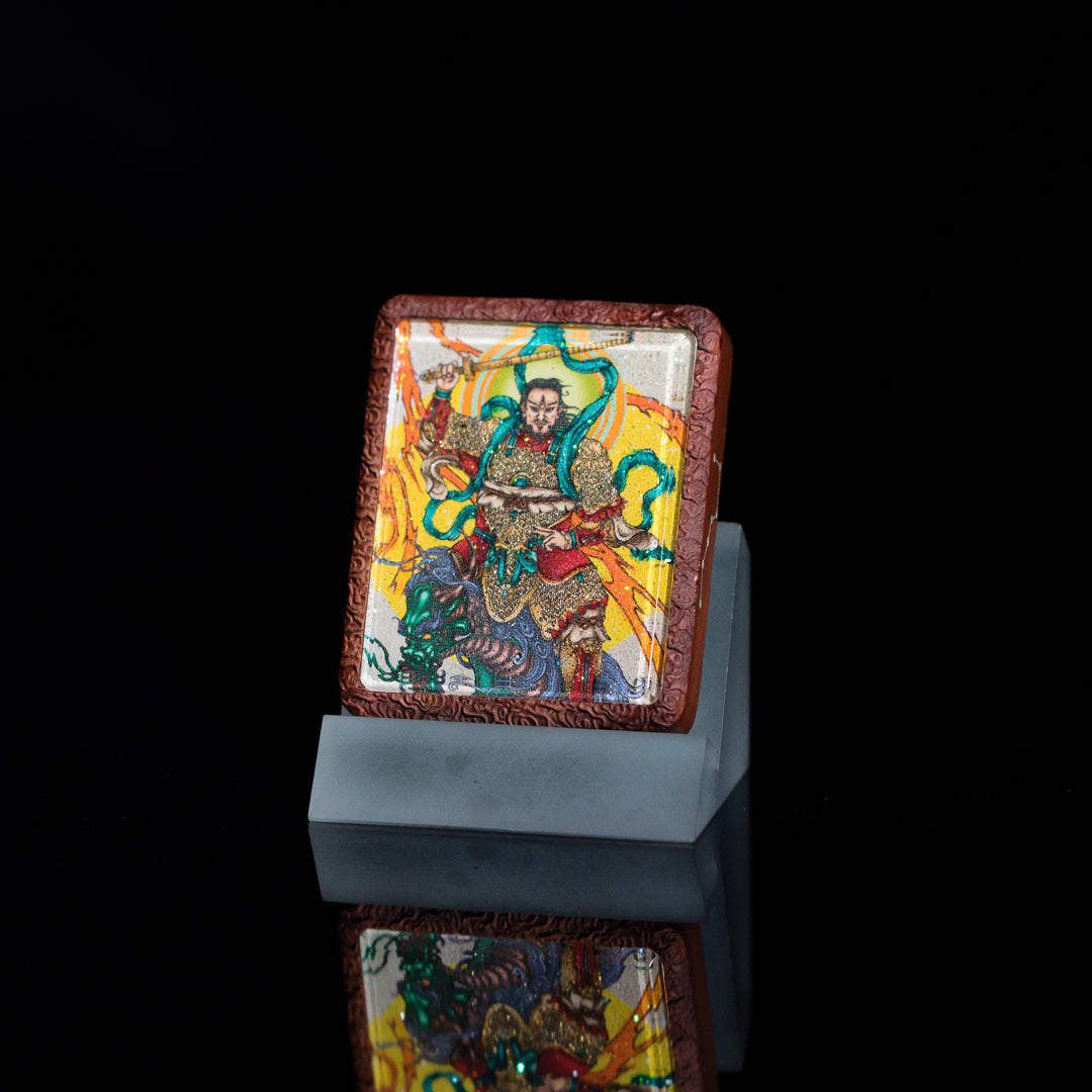 手绘点彩 武相雷祖 枣木外壳 吊坠唐卡