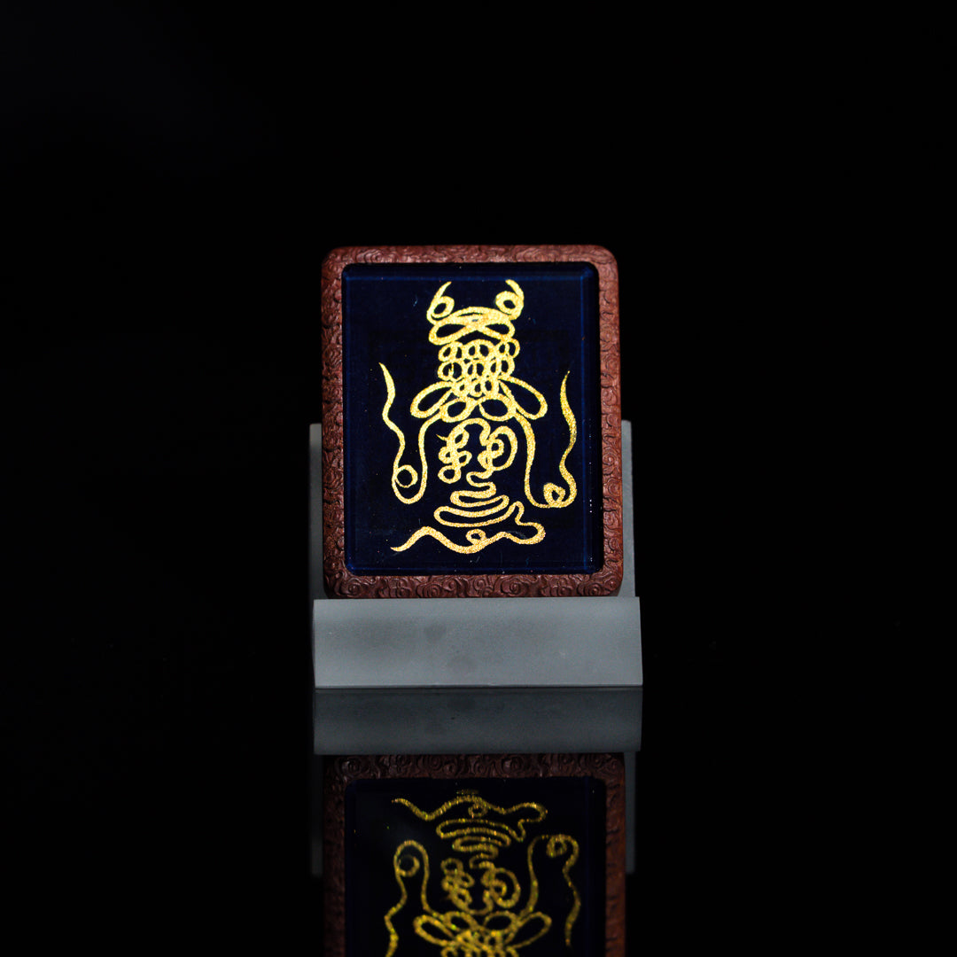 手绘点彩 真武大帝枣木外壳吊坠唐卡