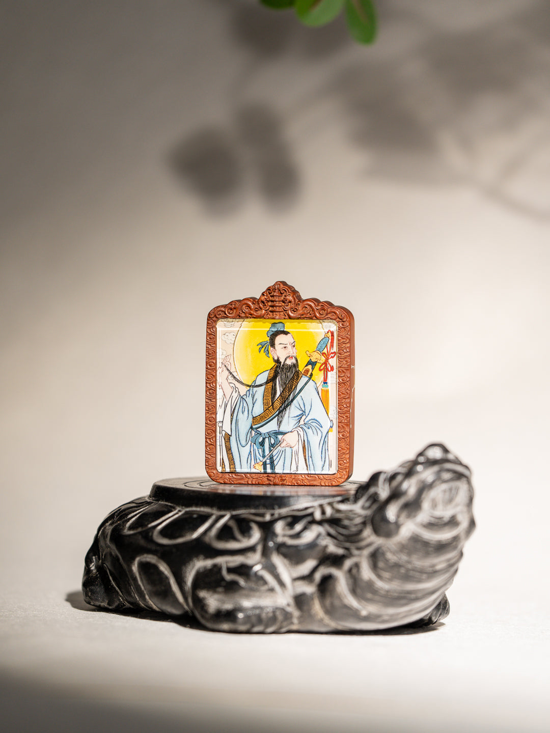 纯手绘 吕洞宾纯阳祖师枣木外壳吊坠唐卡