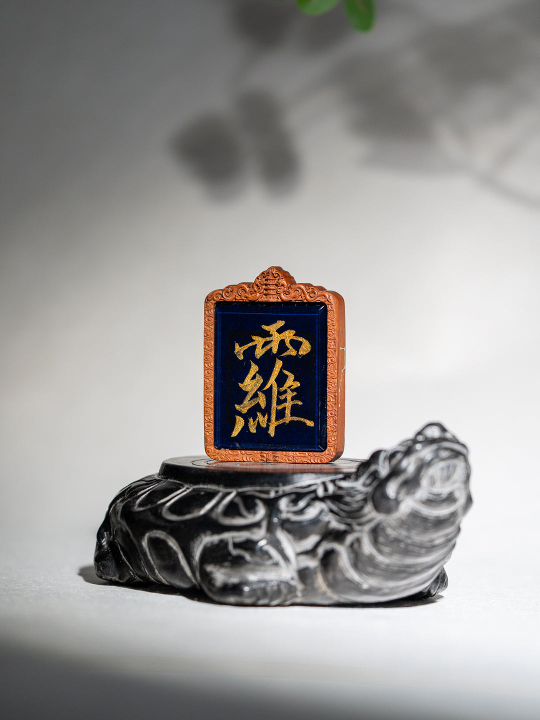 纯手绘 太乙救苦天尊枣木外壳吊坠唐卡