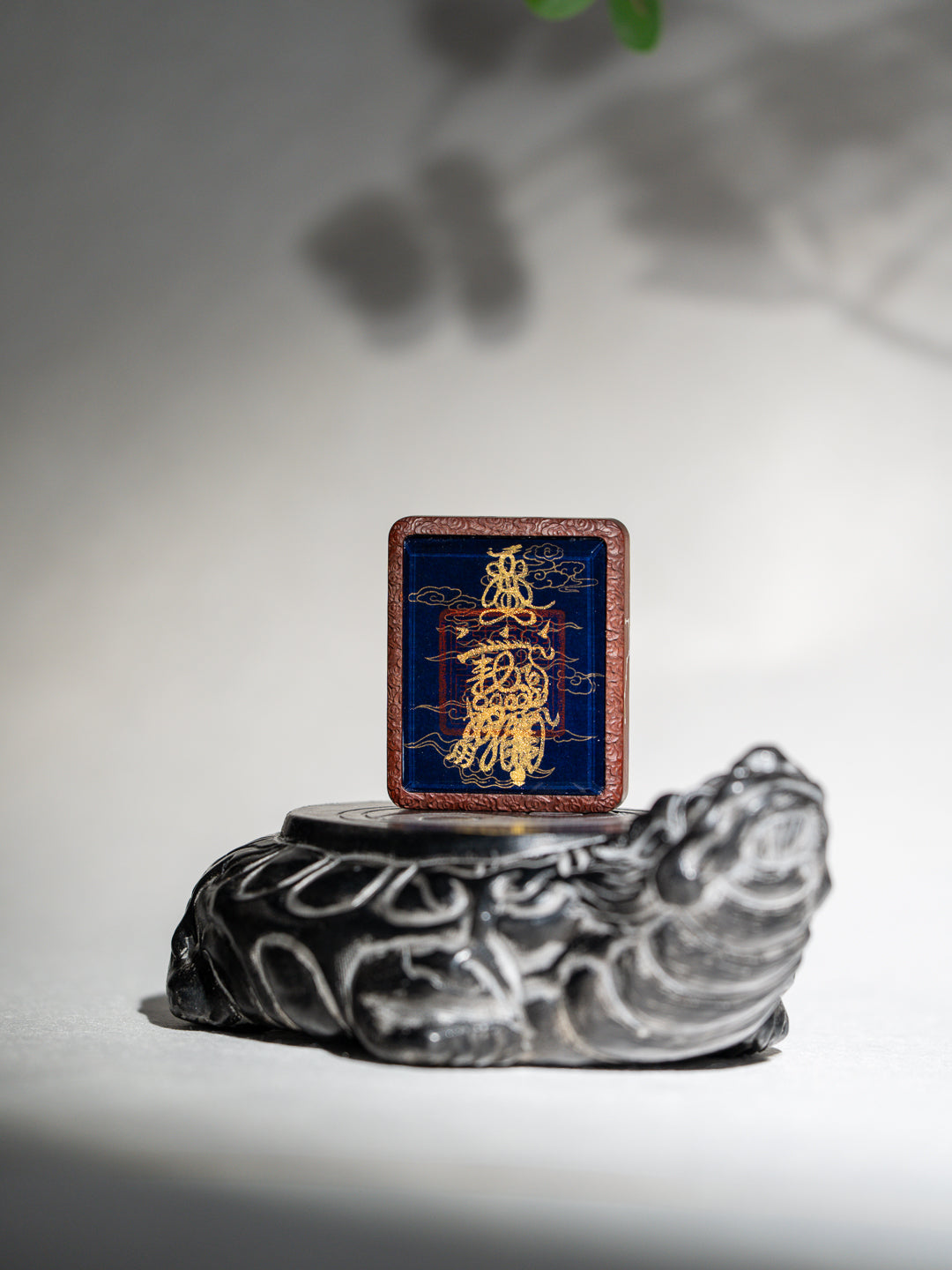 手绘点彩 赵公明枣木外壳 小神龛吊坠唐卡