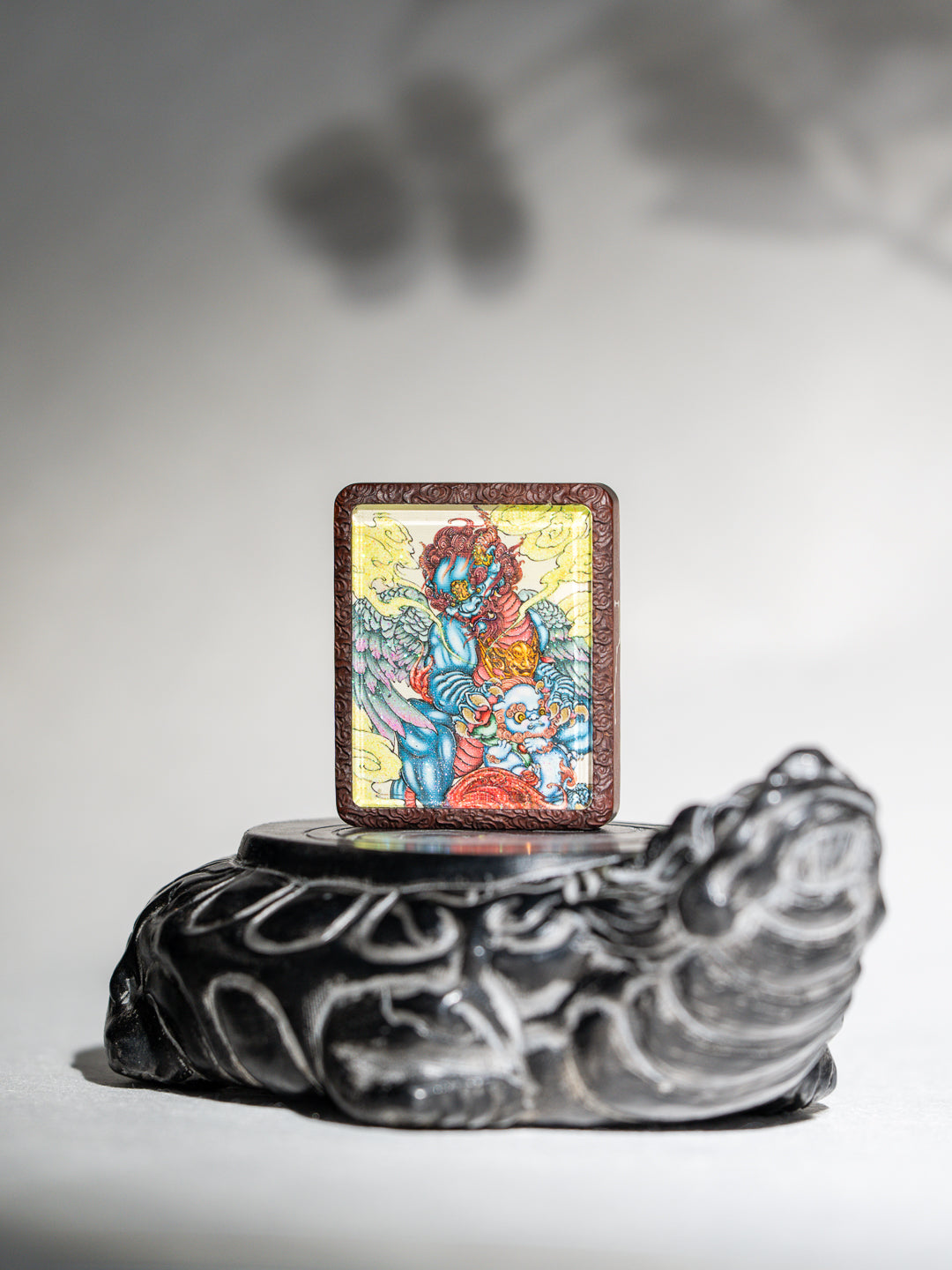 手绘点彩 公母貔貅枣木外壳 神龛吊坠唐卡