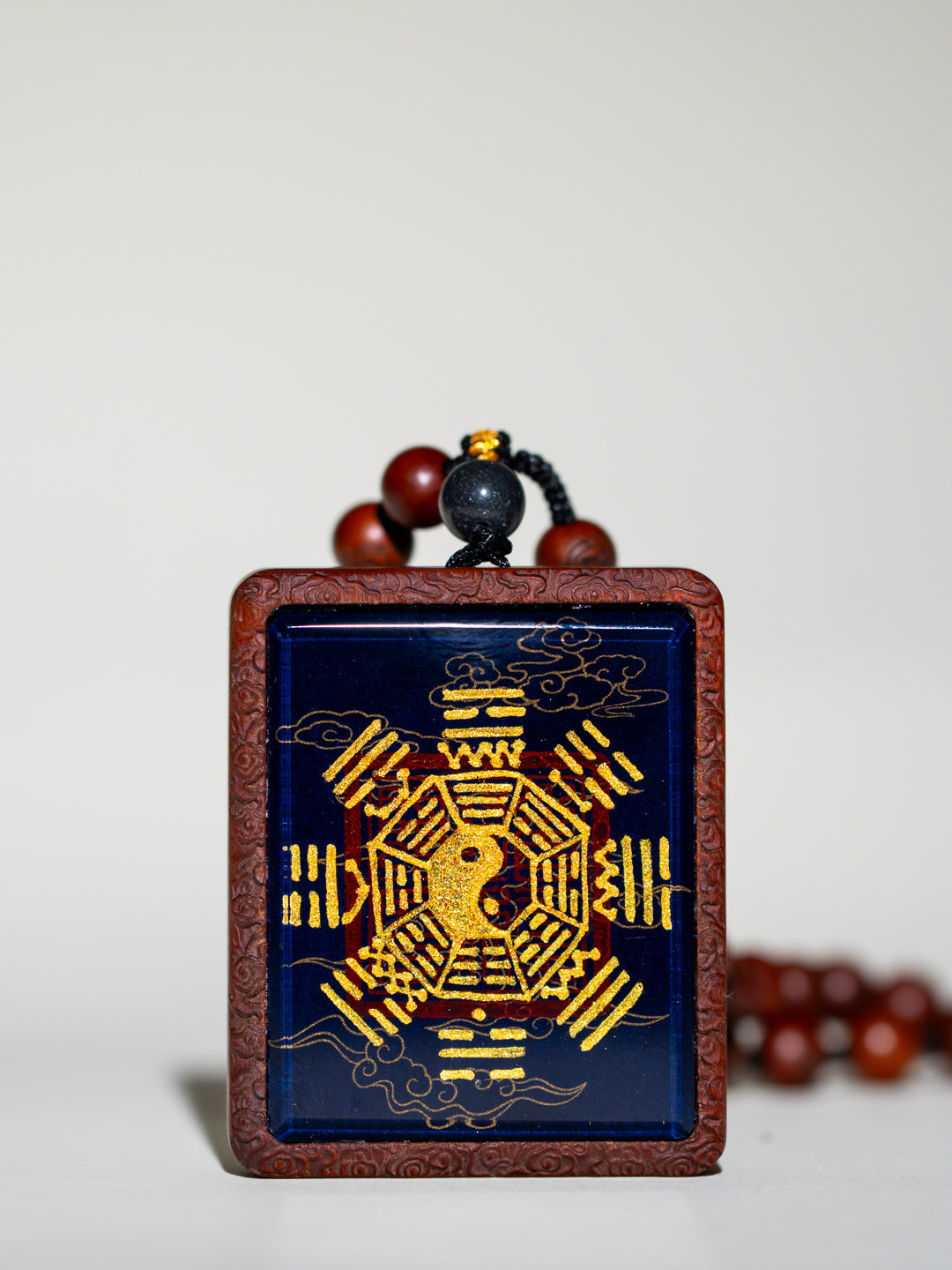 纯手绘五岳真形图+八卦枣木外壳吊坠唐卡