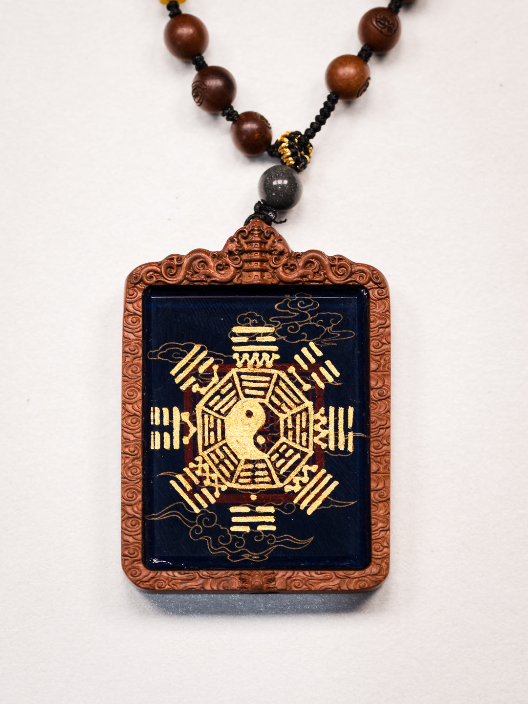 纯手绘 官将首白鹤童子枣木外壳吊坠唐卡