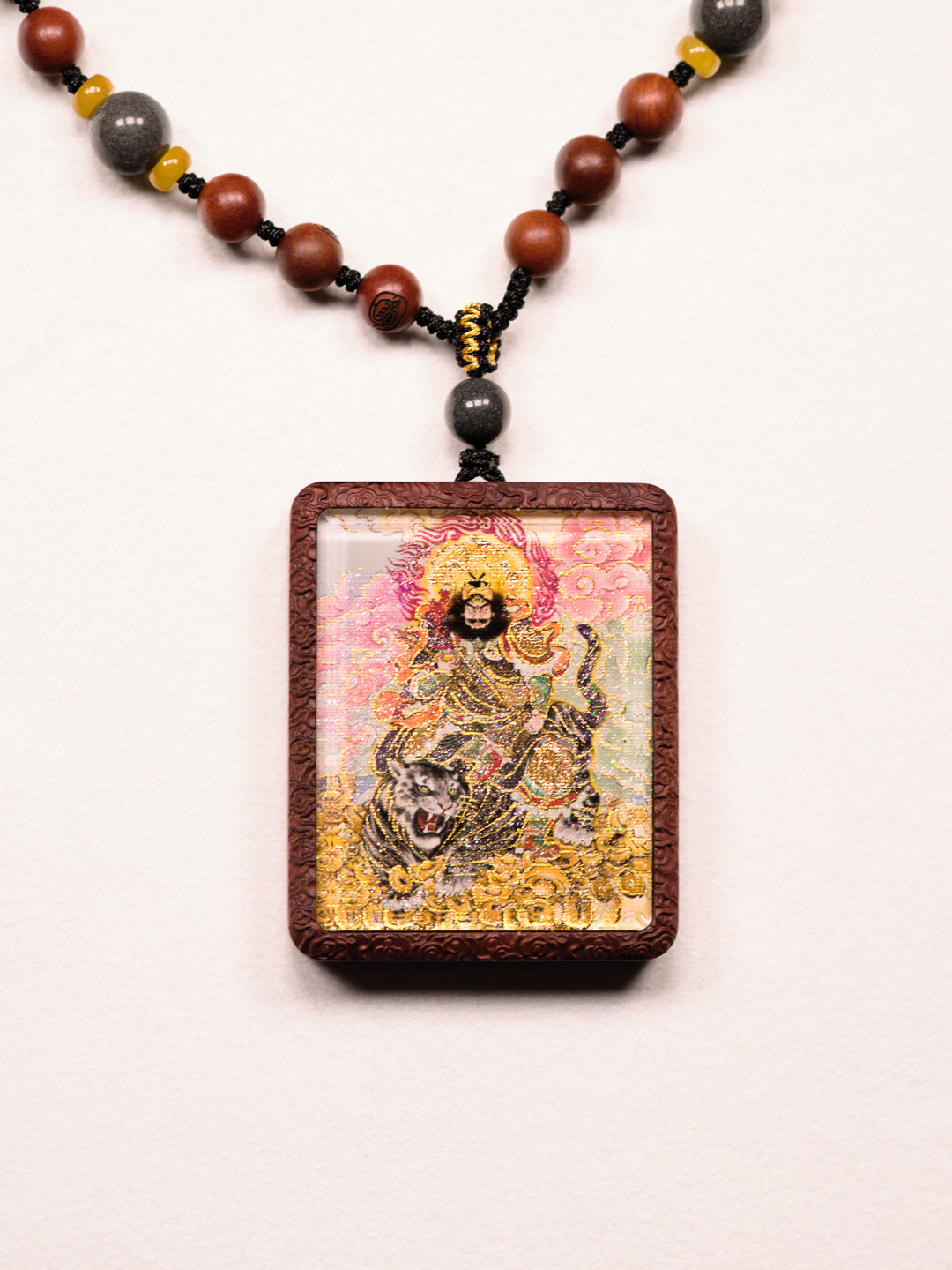 手绘点彩 财神赵公明枣木外壳吊坠唐卡