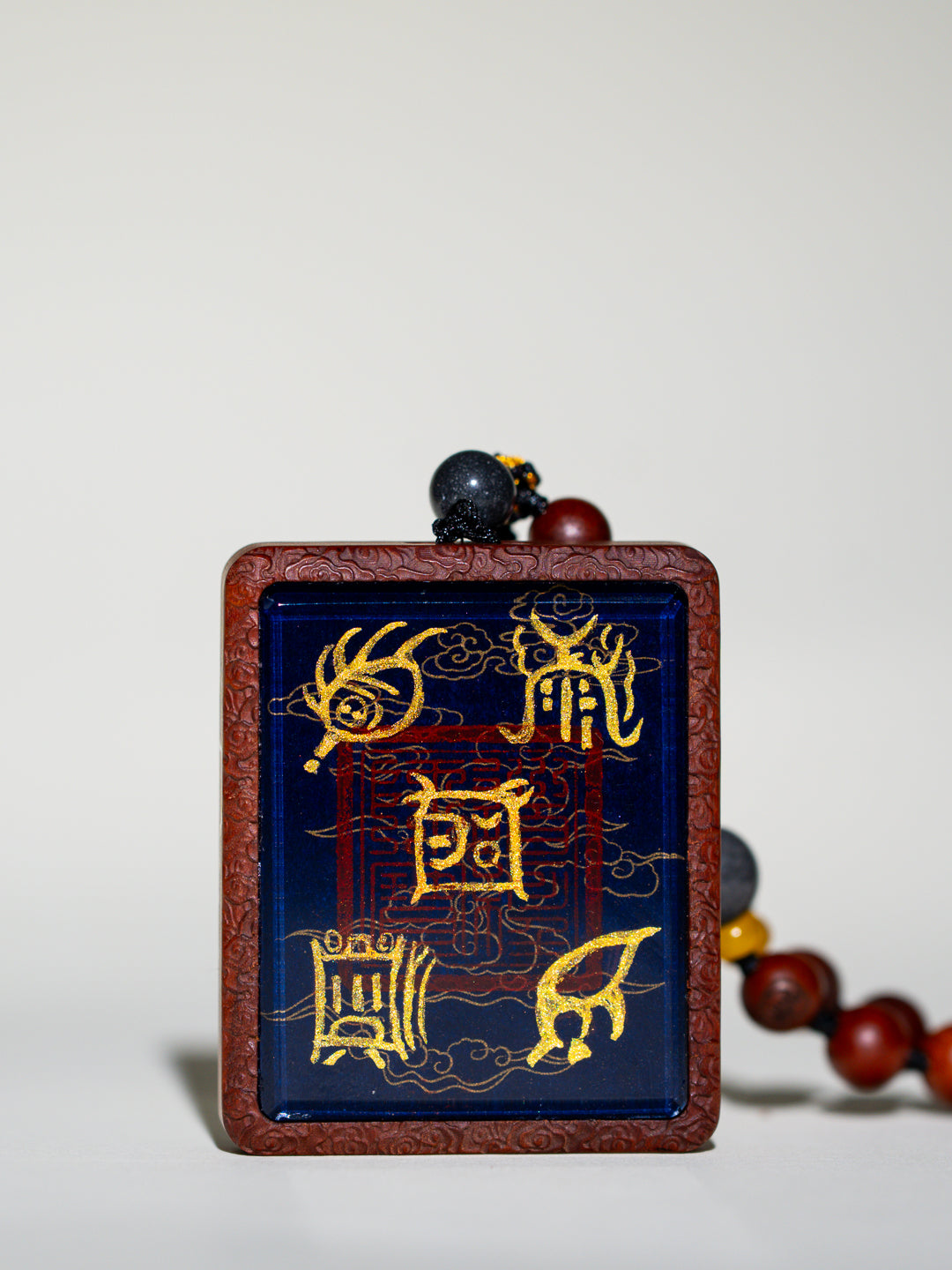 纯手绘五岳真形图+八卦枣木外壳吊坠唐卡