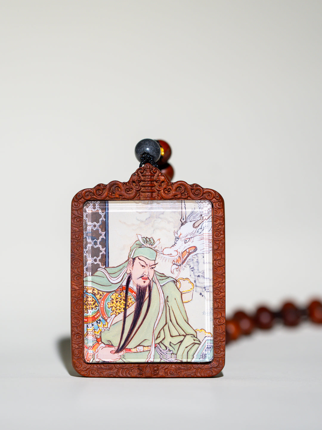 纯手绘关羽/二爷/关圣帝君枣木外壳吊坠唐卡