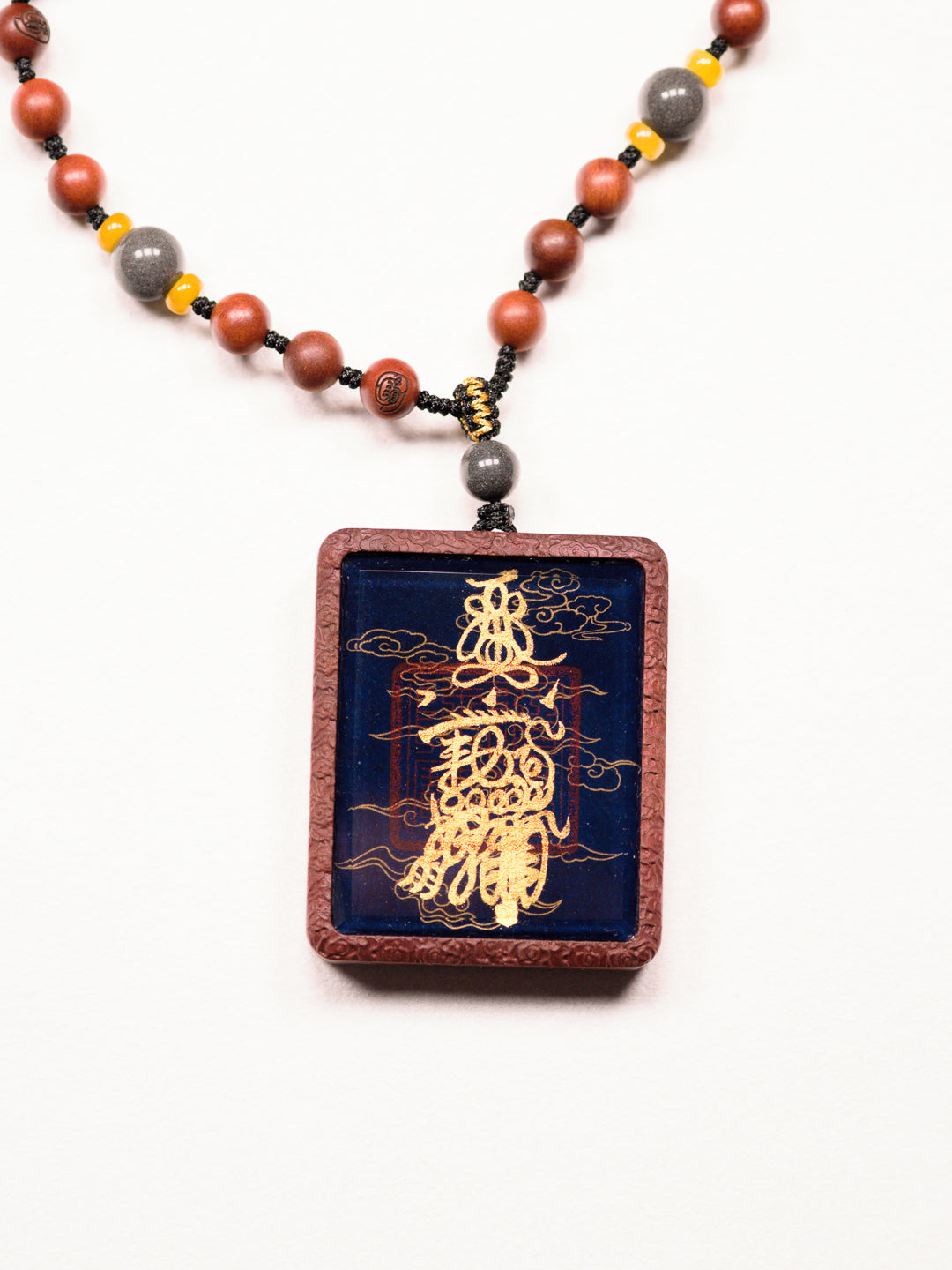 手绘点彩 财神赵公明枣木外壳吊坠唐卡