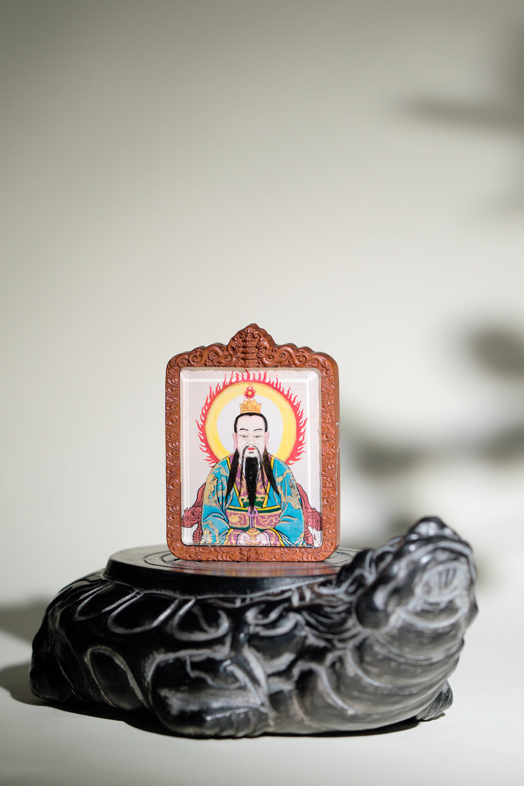 纯手绘玉清元始天尊 枣木外壳吊坠唐卡