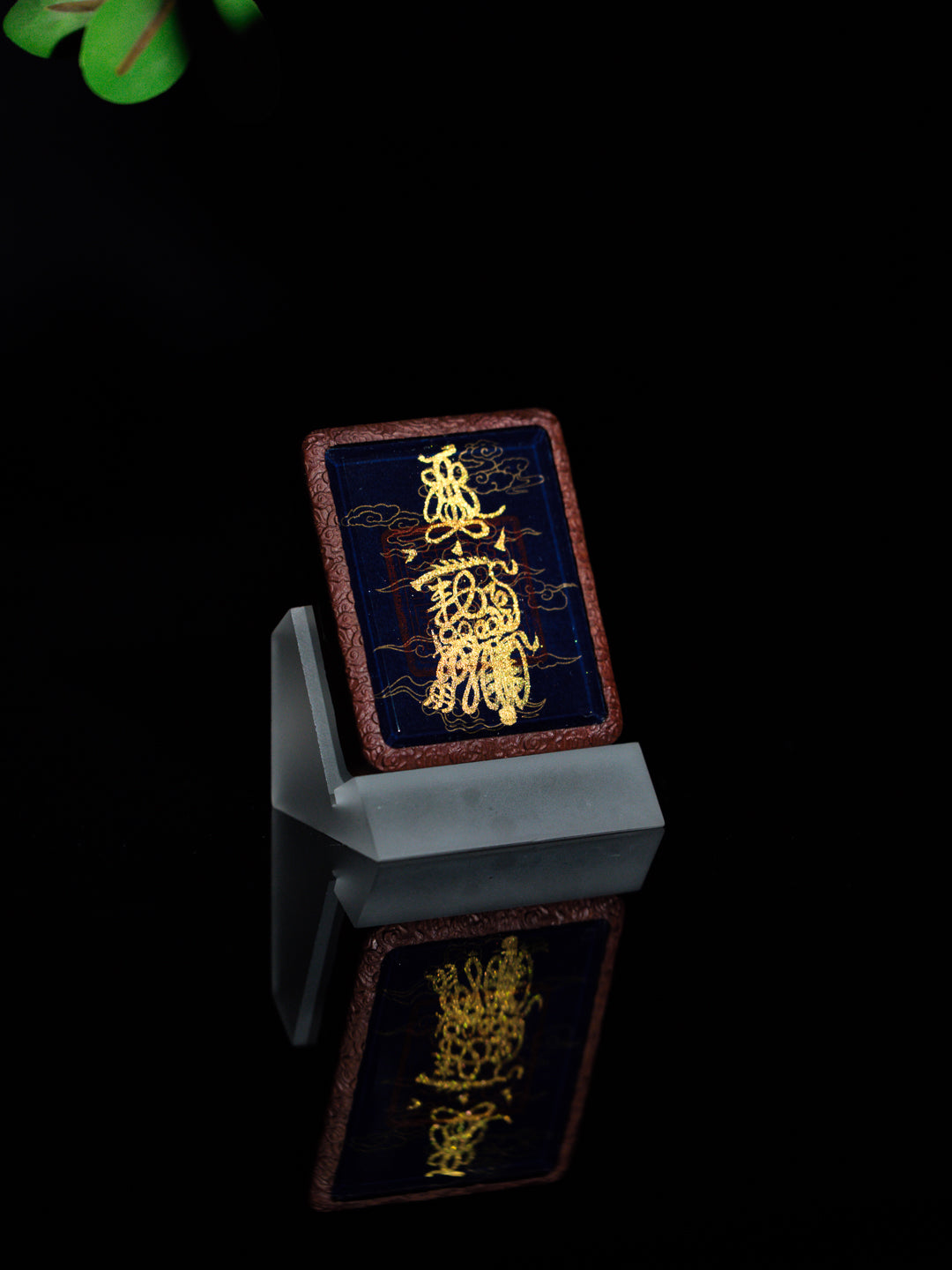 手绘点彩 财神赵公明枣木外壳吊坠唐卡