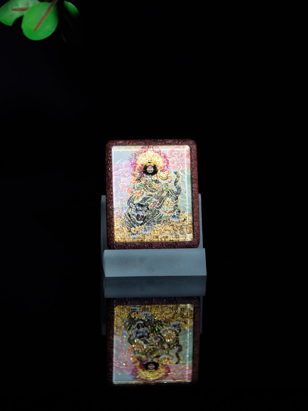 手绘点彩 财神赵公明枣木外壳吊坠唐卡