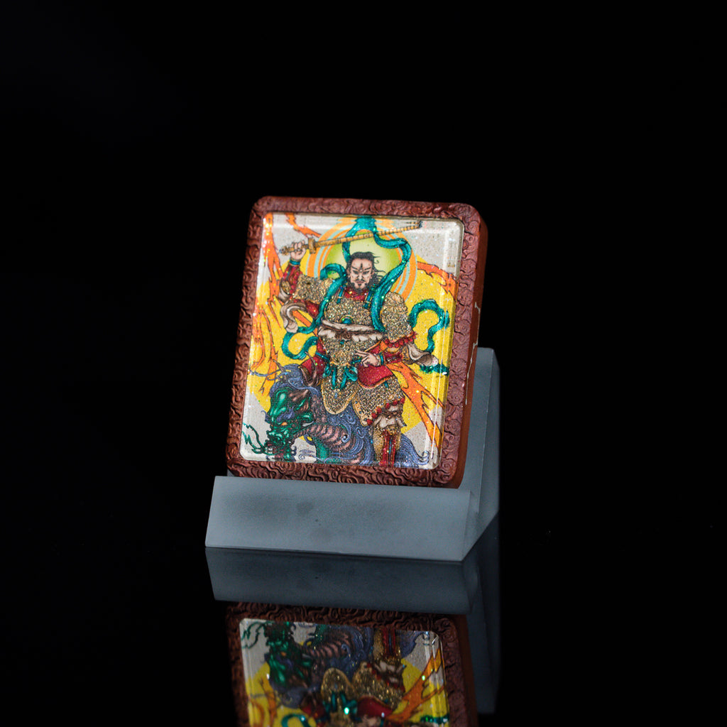 手绘点彩 武相雷祖 枣木外壳 吊坠唐卡