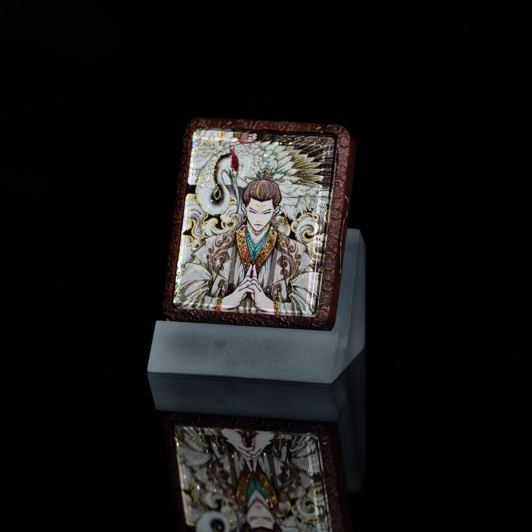 手绘点彩元始侍童白鹤童子枣木外壳吊坠唐卡