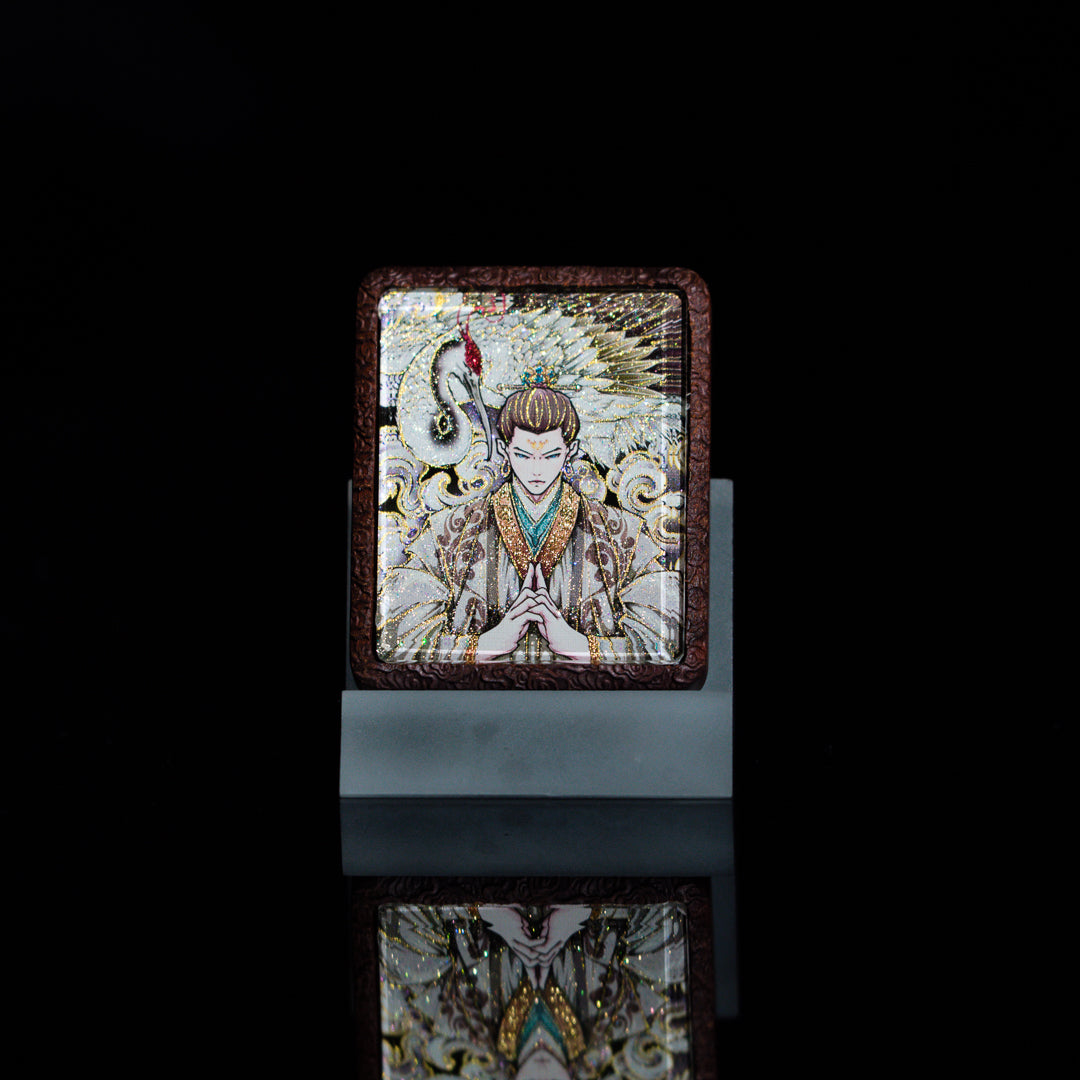 手绘点彩元始侍童白鹤童子枣木外壳吊坠唐卡