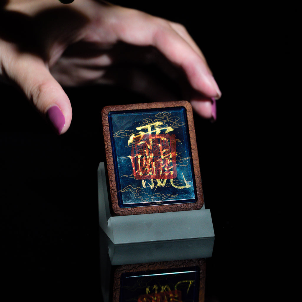 手绘点彩 文相雷祖枣木外壳吊坠唐卡