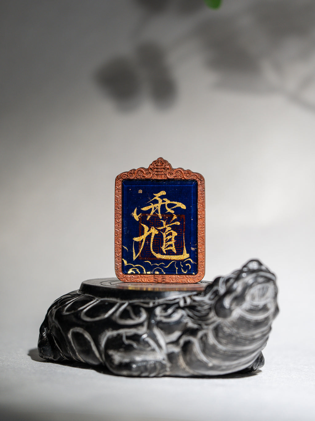 纯手绘 判官钟馗 枣木外壳吊坠唐卡