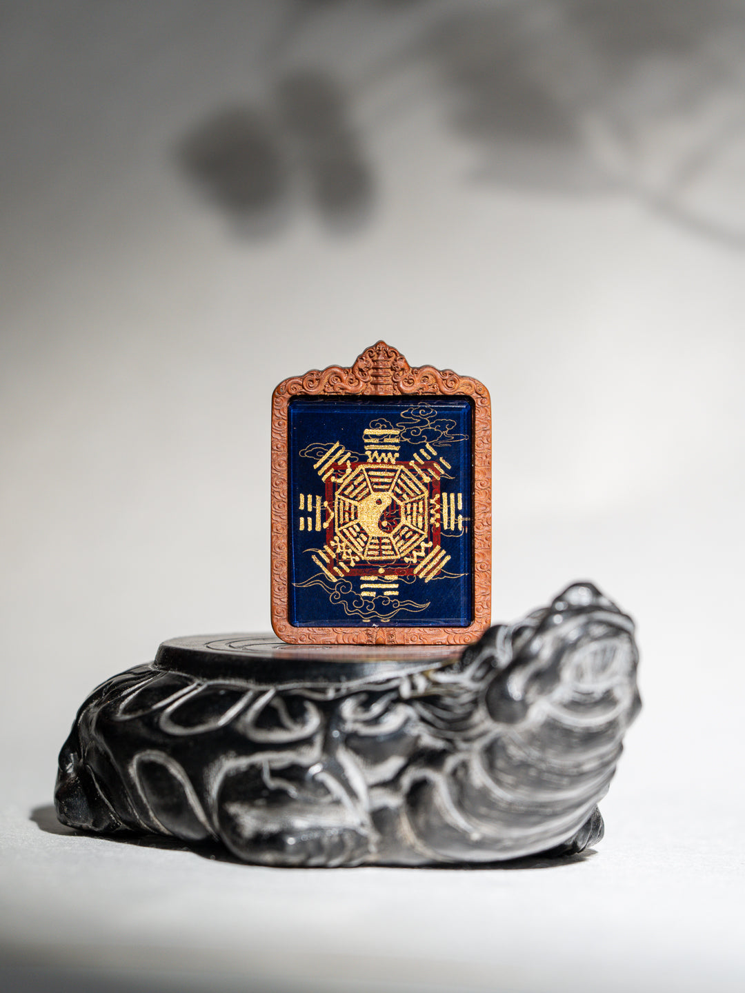 纯手绘 梅山张五郎翻坛枣木外壳吊坠唐卡