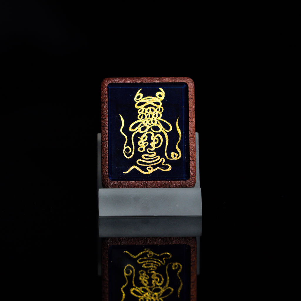 手绘点彩 真武大帝枣木外壳吊坠唐卡