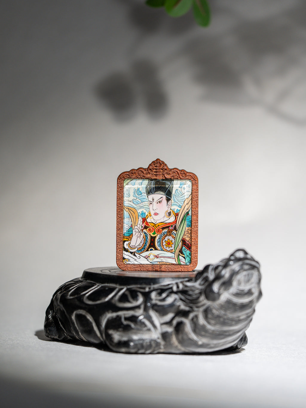 纯手绘二郎神显圣真君枣木外壳吊坠唐卡