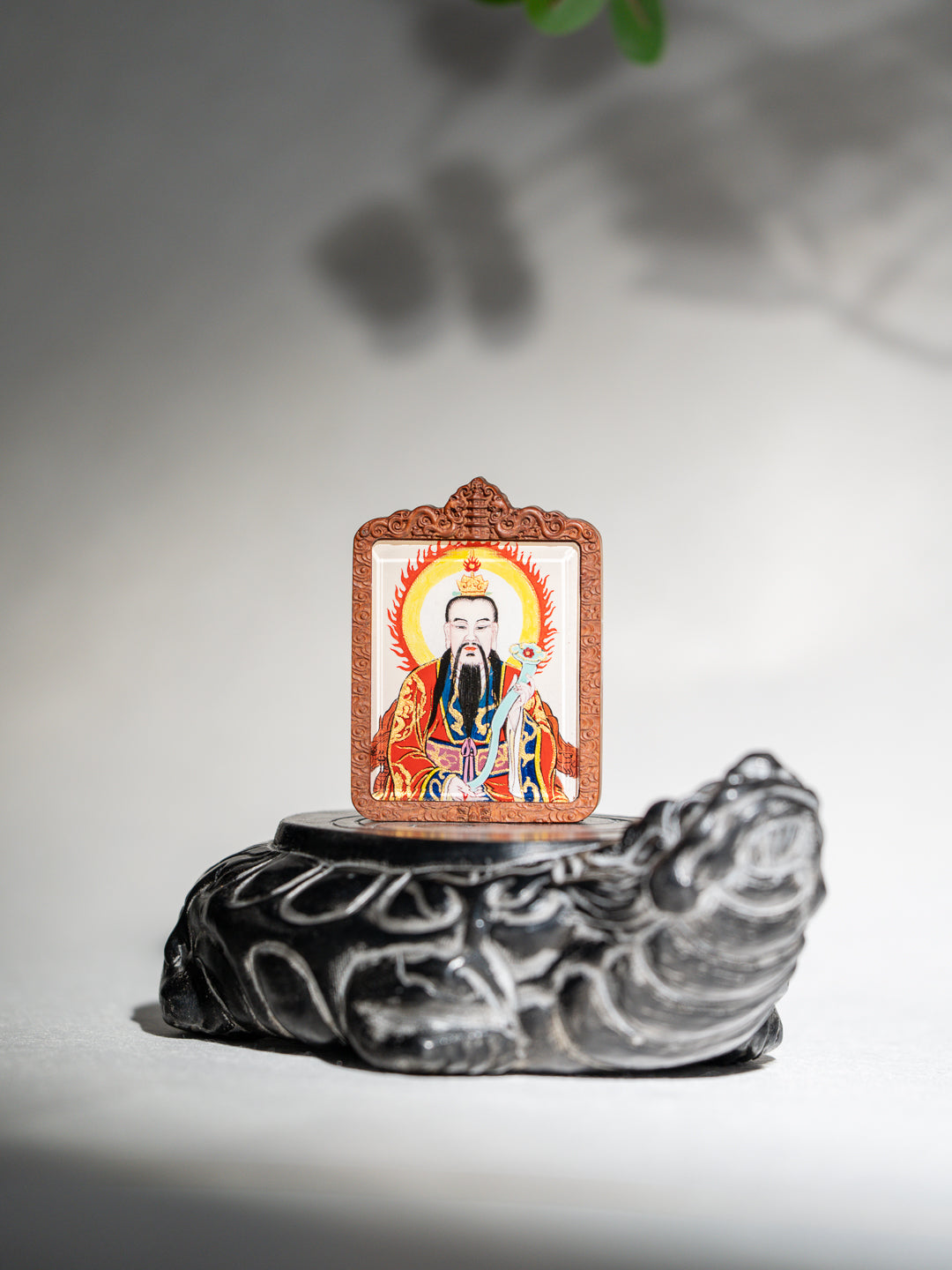 纯手绘 上清灵宝天尊枣木外壳吊坠唐卡