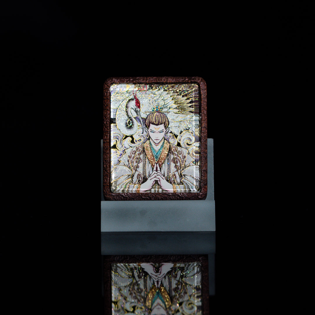 手绘点彩元始侍童白鹤童子枣木外壳吊坠唐卡