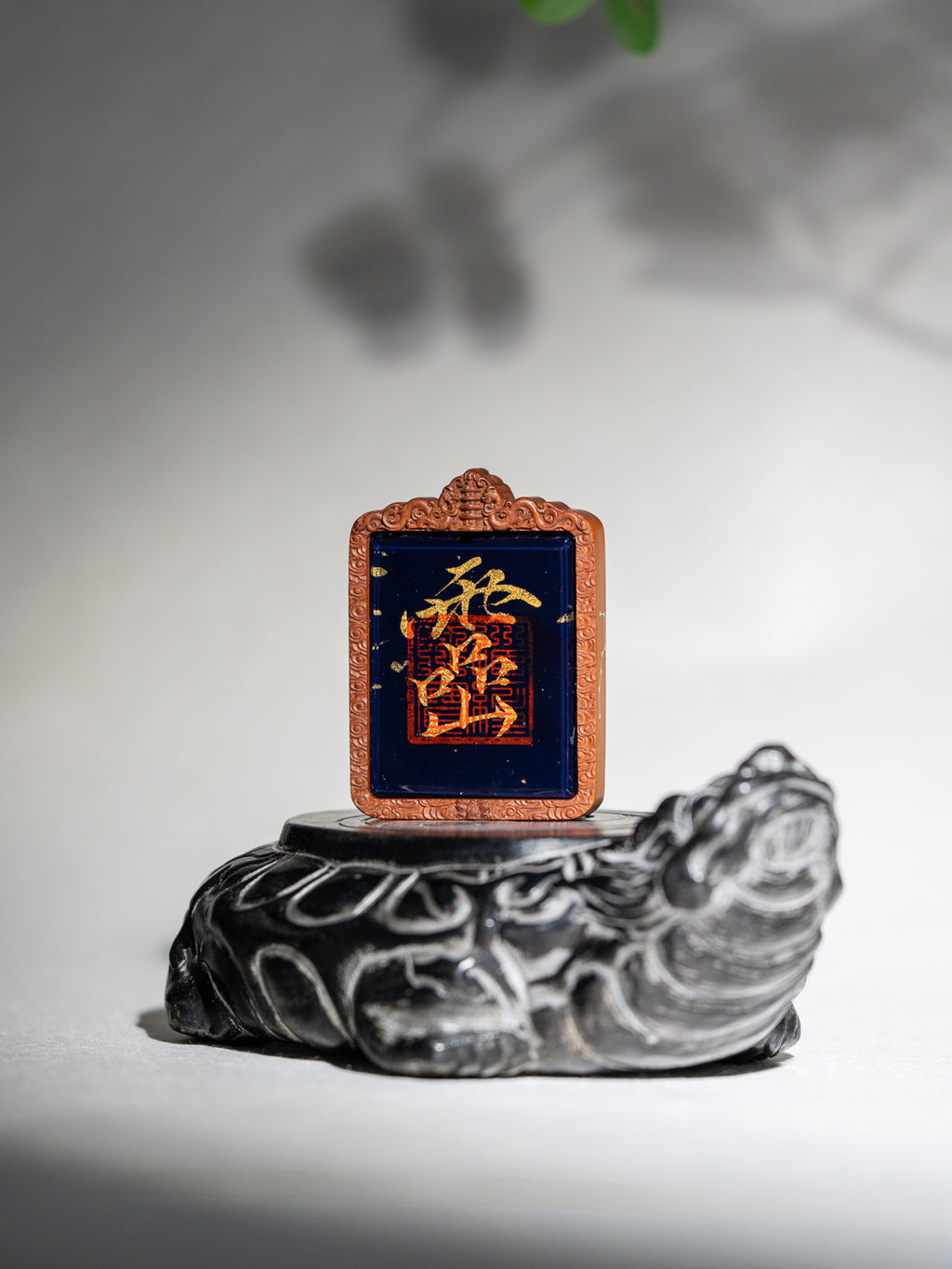 纯手绘 吕洞宾纯阳祖师枣木外壳吊坠唐卡