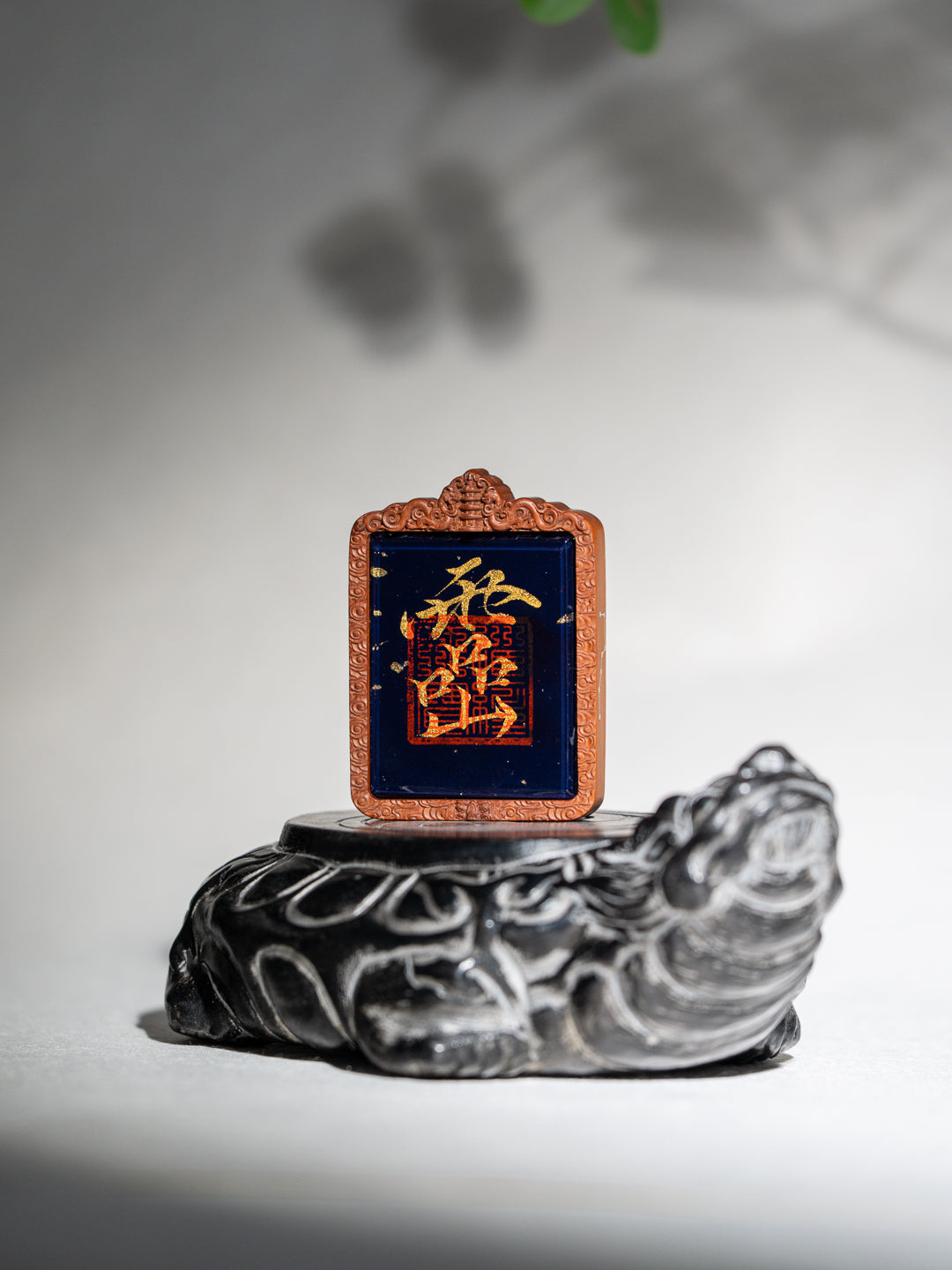 纯手绘 吕洞宾纯阳祖师枣木外壳吊坠唐卡