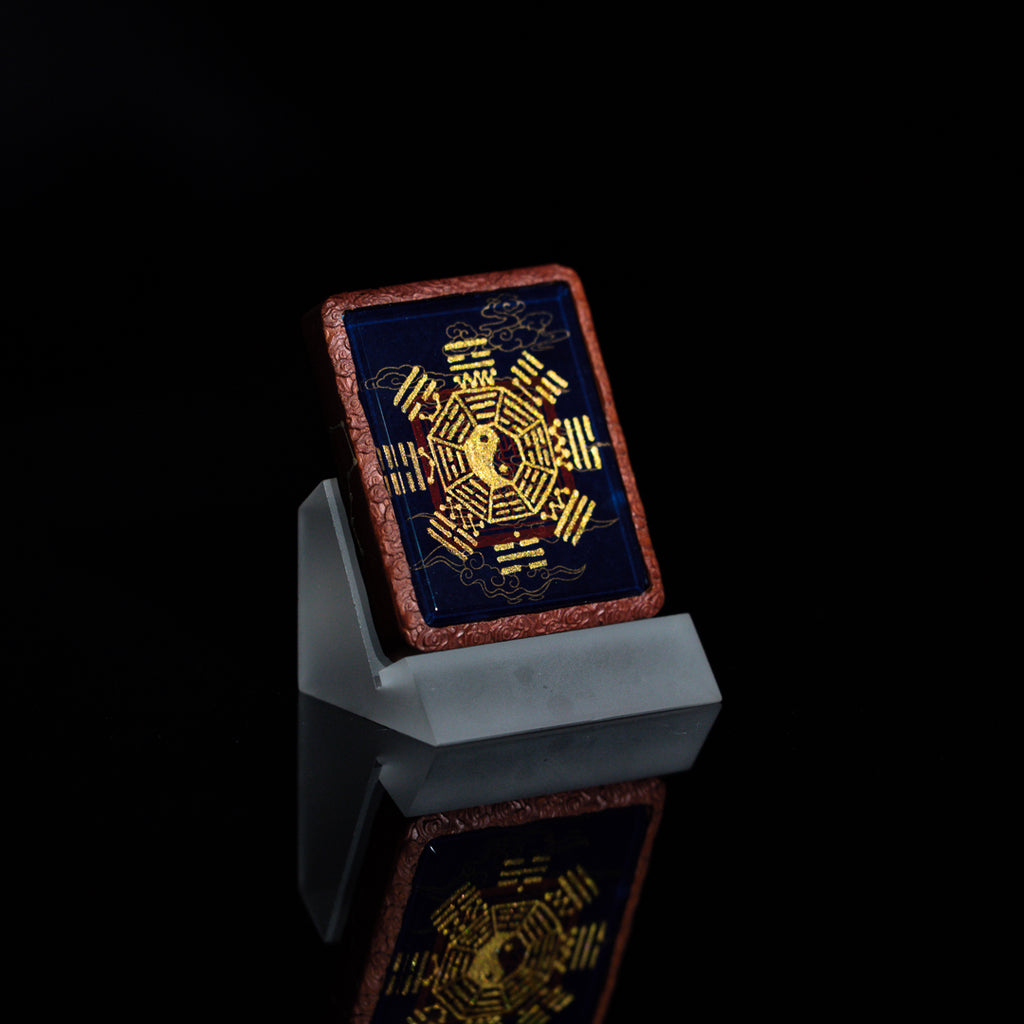 手绘点彩 哪吒 枣木外壳 小吊坠唐卡