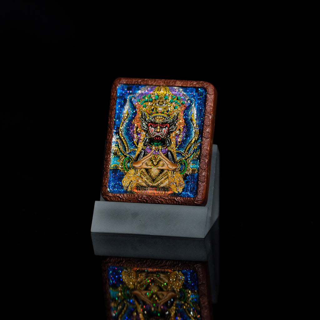 手绘点彩 官将首/增损二将枣木外壳吊坠唐卡