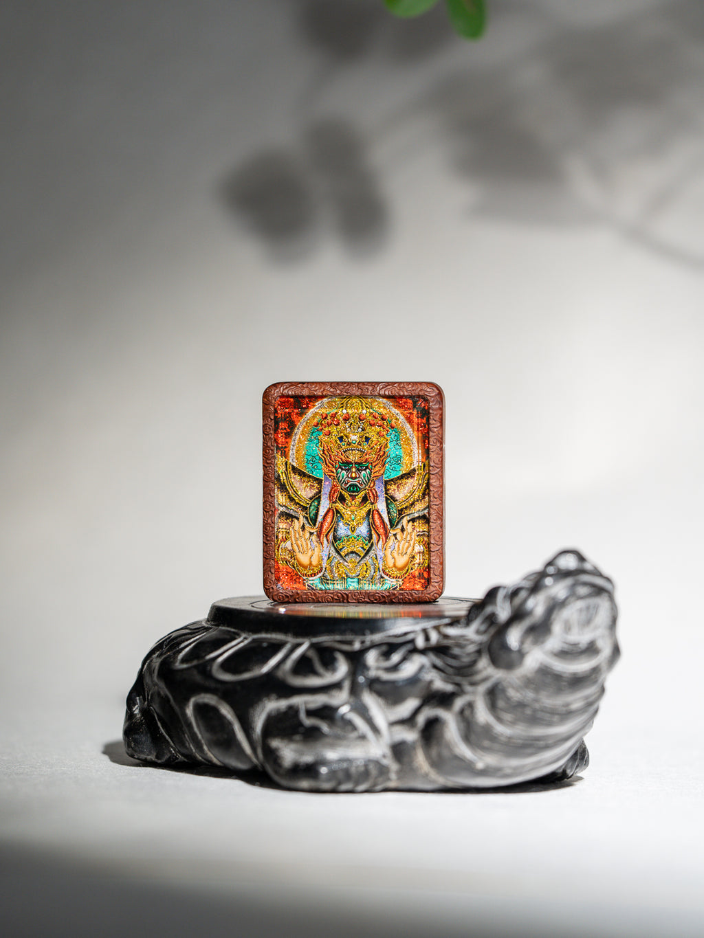 手绘点彩 官将首/增损二将枣木外壳吊坠唐卡