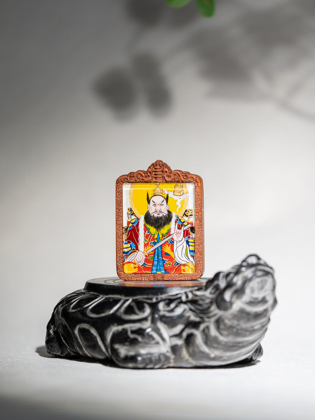 纯手绘 张天师张道陵枣木外壳吊坠唐卡