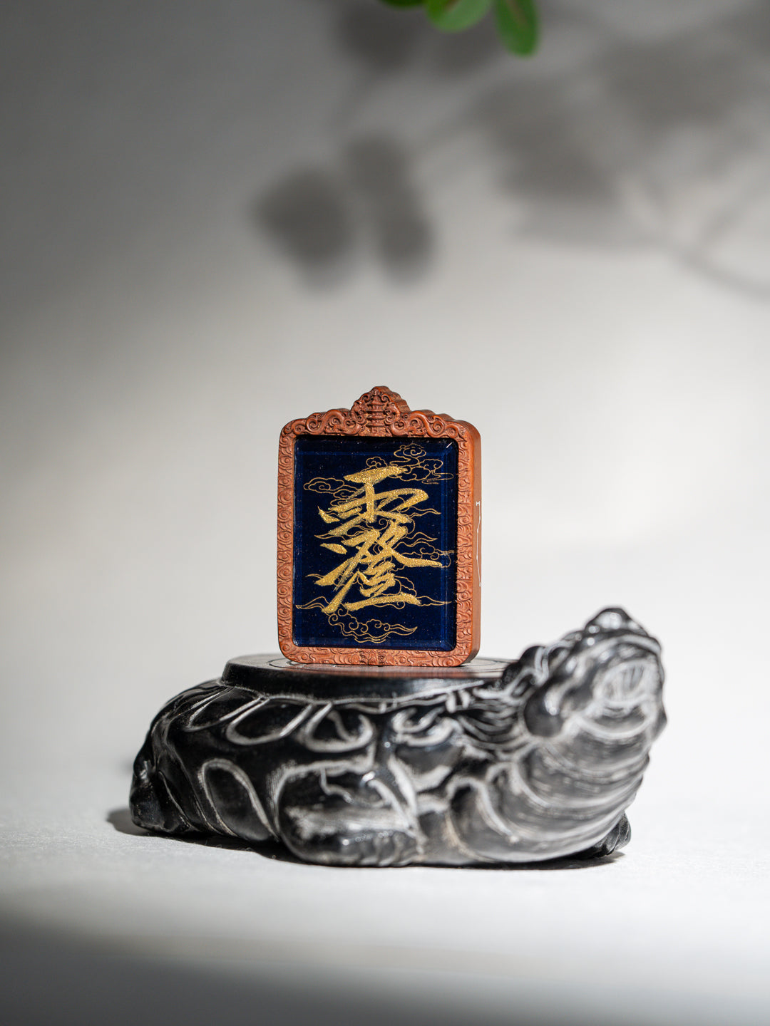 纯手绘 上清灵宝天尊枣木外壳吊坠唐卡