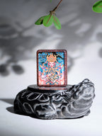 手绘点彩 官将首白鹤童子枣木外壳吊坠唐卡