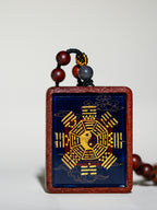 手绘点彩 哪吒 枣木外壳 小吊坠唐卡