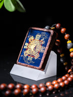 手绘点彩 官将首白鹤童子枣木外壳吊坠唐卡