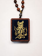 手绘点彩 真武大帝枣木外壳吊坠唐卡