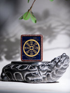 纯手绘 山鬼花钱+八卦 枣木外壳吊坠唐卡