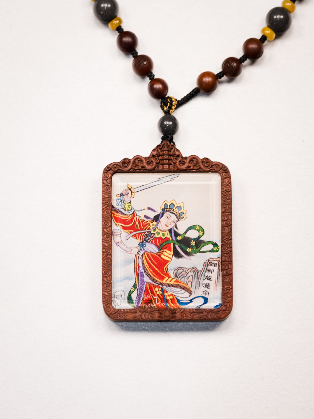 纯手绘 临水夫人陈靖姑枣木外壳吊坠唐卡
