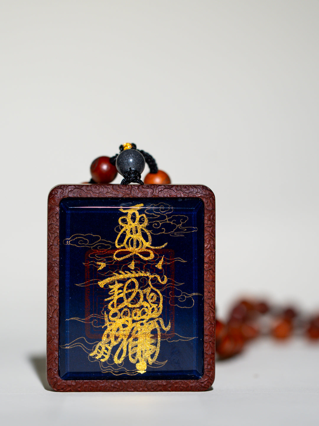 手绘点彩 财神赵公明枣木外壳吊坠唐卡