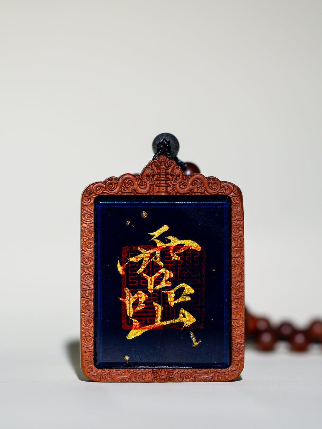 纯手绘 吕洞宾纯阳祖师枣木外壳吊坠唐卡