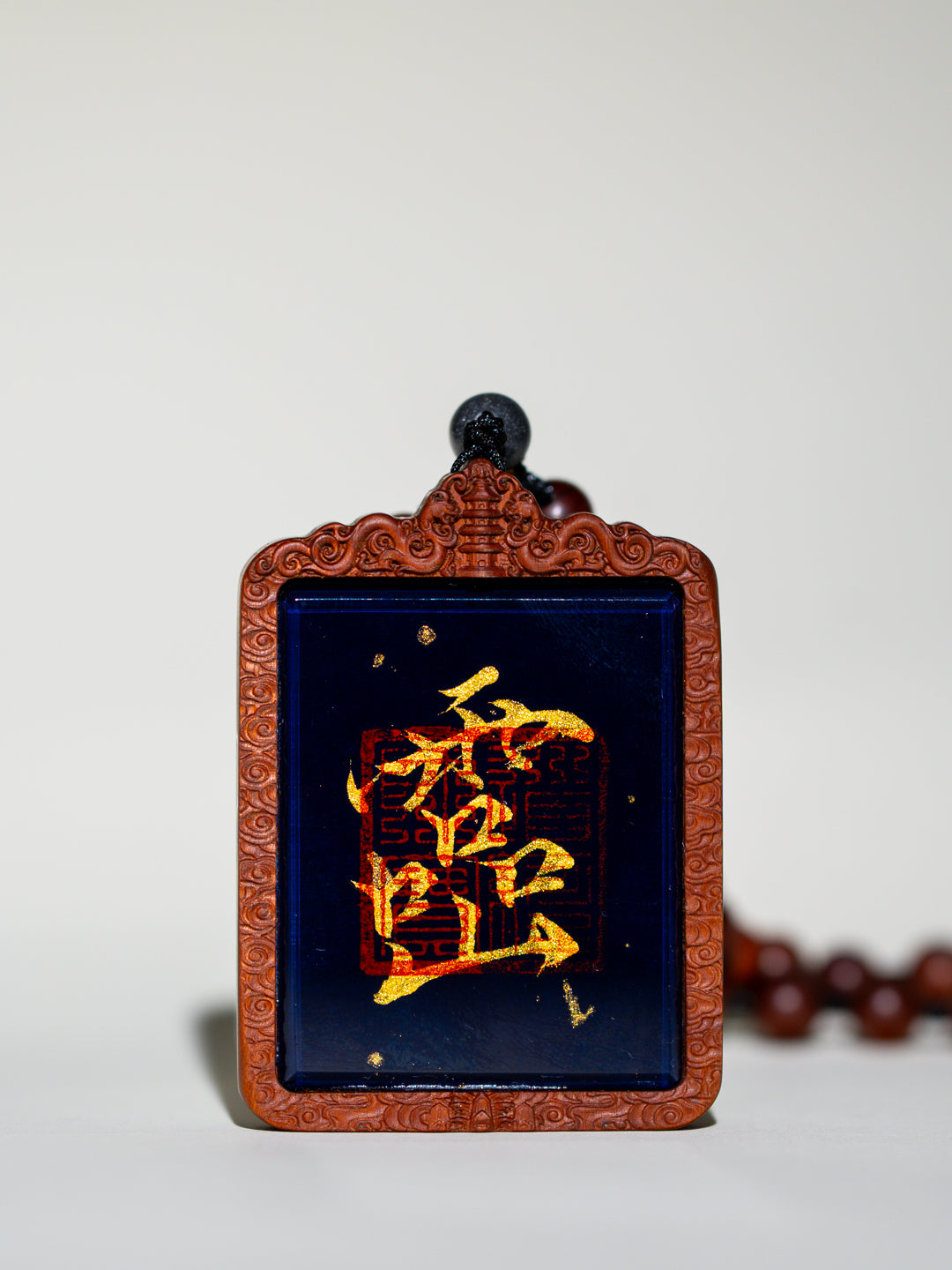 纯手绘 吕洞宾纯阳祖师枣木外壳吊坠唐卡