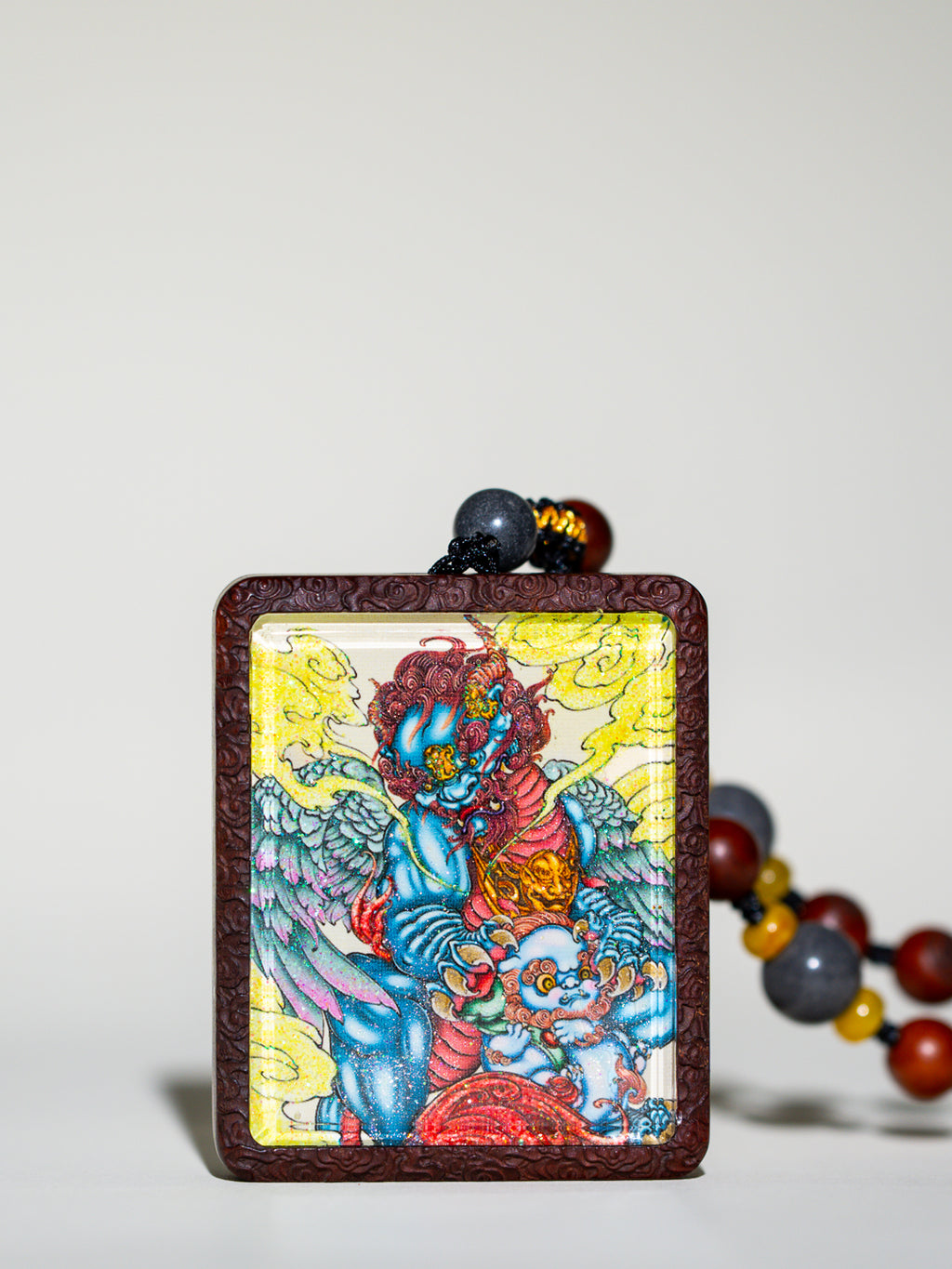 手绘点彩 公母貔貅枣木外壳 神龛吊坠唐卡