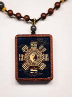 手绘点彩 哪吒 枣木外壳 小吊坠唐卡