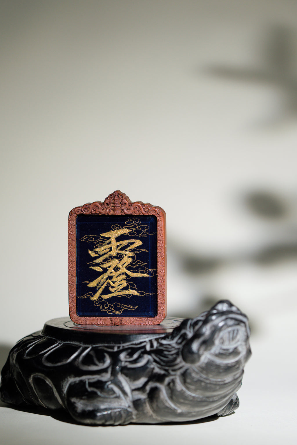 纯手绘 上清灵宝天尊枣木外壳吊坠唐卡